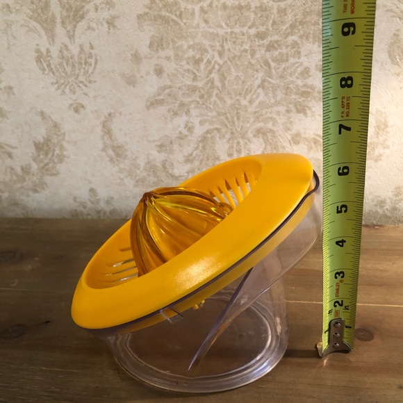 Cuisipro citrus juicer - Picture 9 of 10